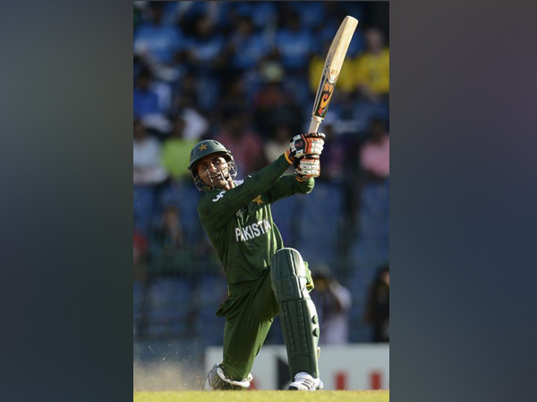 Razzaq wants India to play Pakistan before critics compare Kohli and Babar