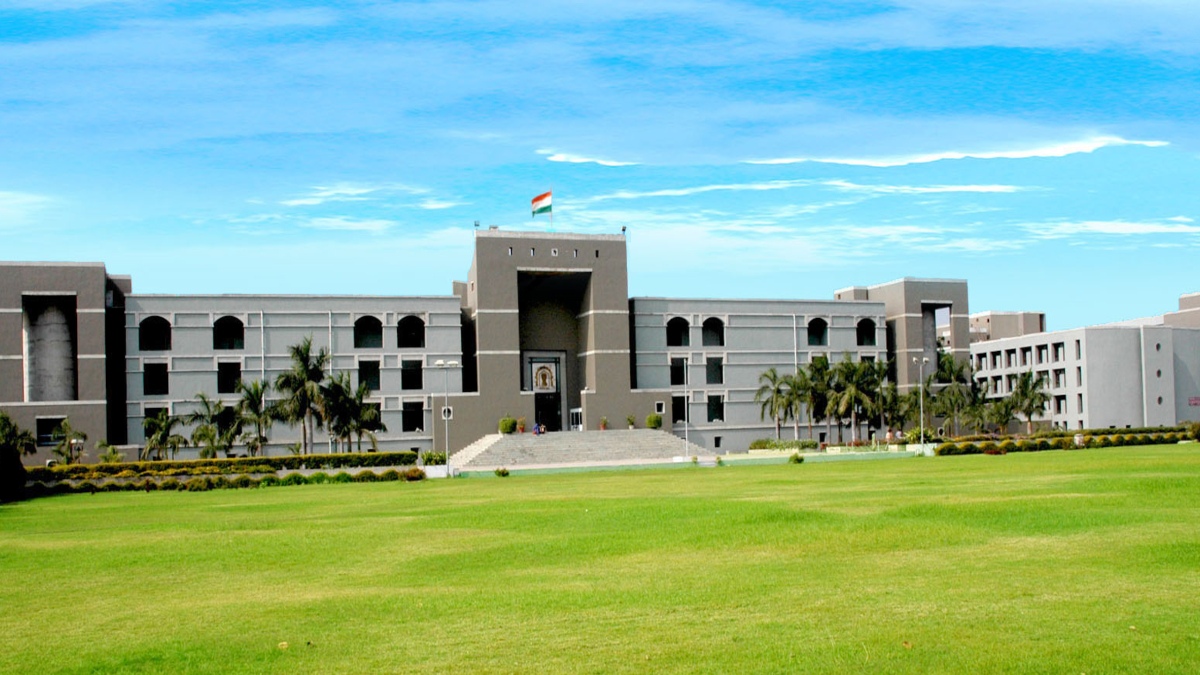 GUJARAT HIGH COURT: WRIT PETITION FILED AGAINST PRIVATE UNIVERSITY NOT MAINTAINABLE, REMEDY FOR ALLEGED ARBITRARY TERMINATION LIES UNDER CIVIL LAW.