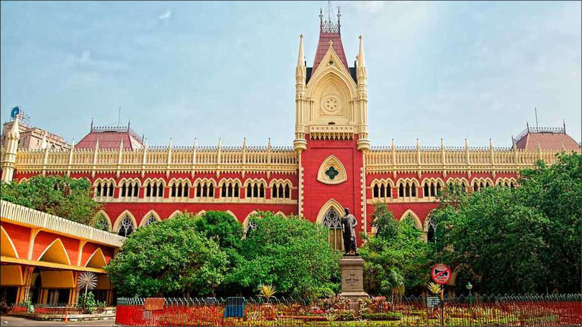 Freedom fighter’s widowed/divorced daughter having no income entitled to his pension; blanket exclusion violates Article 14: Calcutta High Court