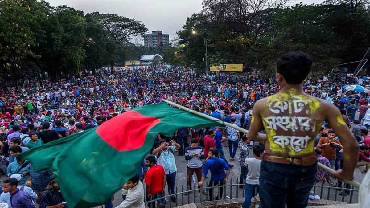 CHALLENGES FACING MAINSTREAM POLITICS IN BANGLADESH TODAY