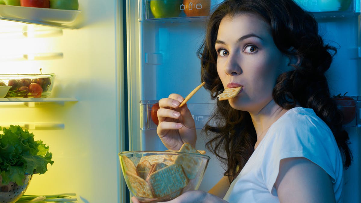 WORK PERFORMANCE MAY BE AFFECTED BY EATING LATE NIGHT SNACKS