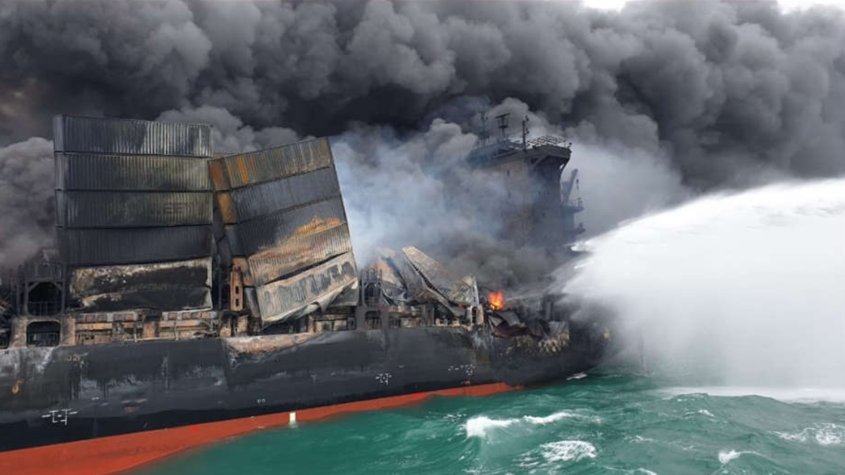 COAST GUARD﻿ CONTINUES ASSISTANCE TO SHIP ON FIRE OFF COLOMBO