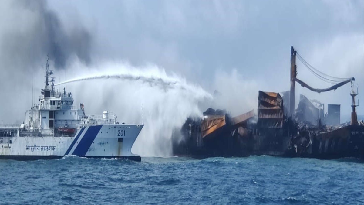 NON-STOP EFFORTS BY COAST GUARD TO CURB FIRE ONBOARD MV X-PRESS PEARL OFF COLOMBO