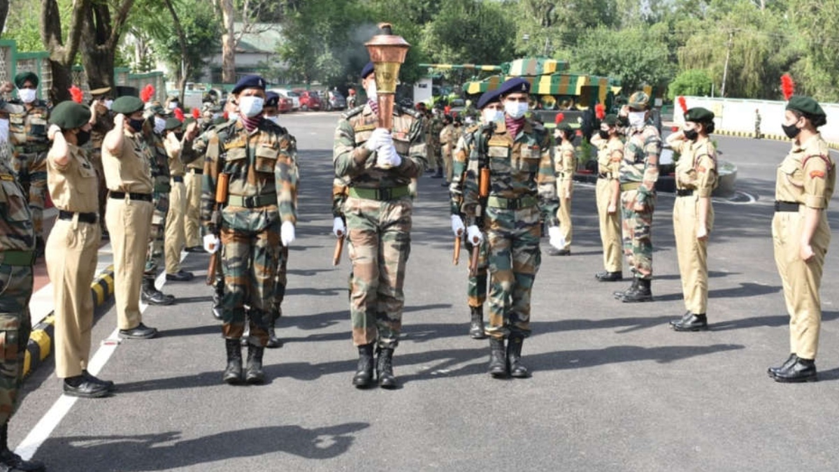 1971 WAR: NORTHERN COMMAND PAYS HOMAGE TO SWARNIM VIJAY MASHAAL