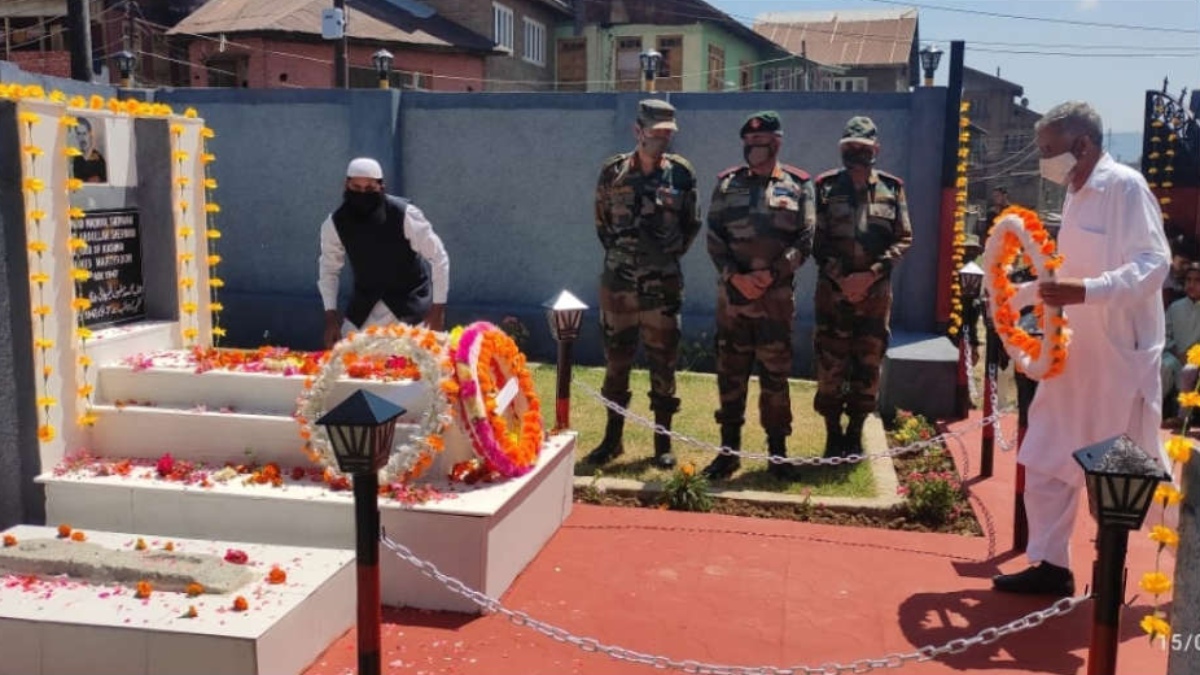 INDIAN ARMY RENOVATES THE GRAVE OF MAQBOOL SHERWANI