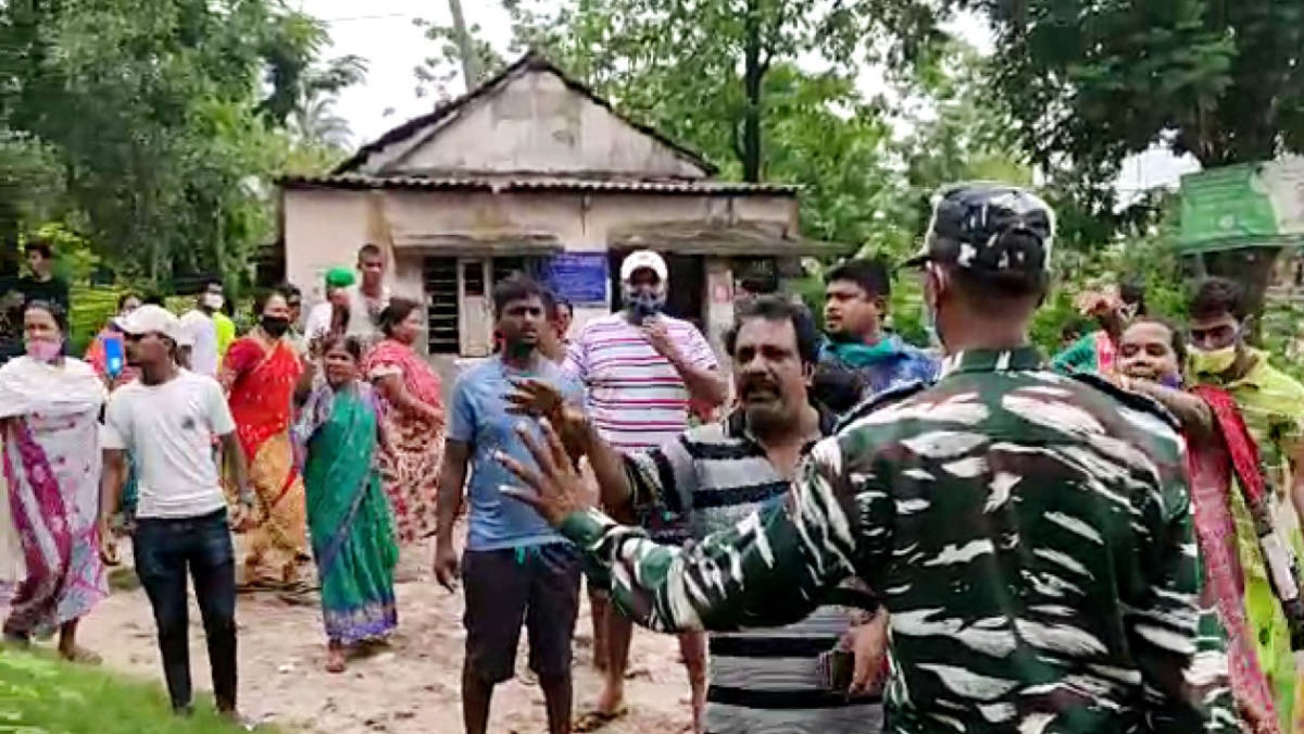 Meghalaya: Amid border violence, protestors burn effigy of Amit Shah