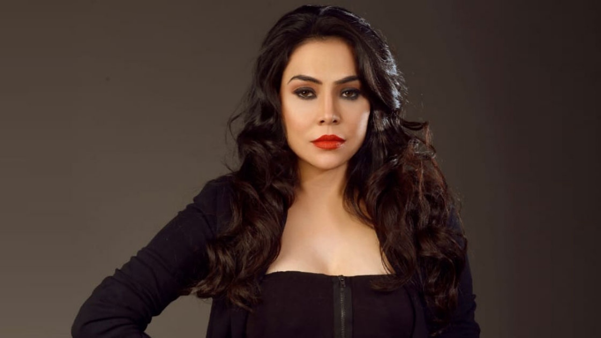 I have had a superb experience in both Bollywood and Tollywood: Nikita Rawal