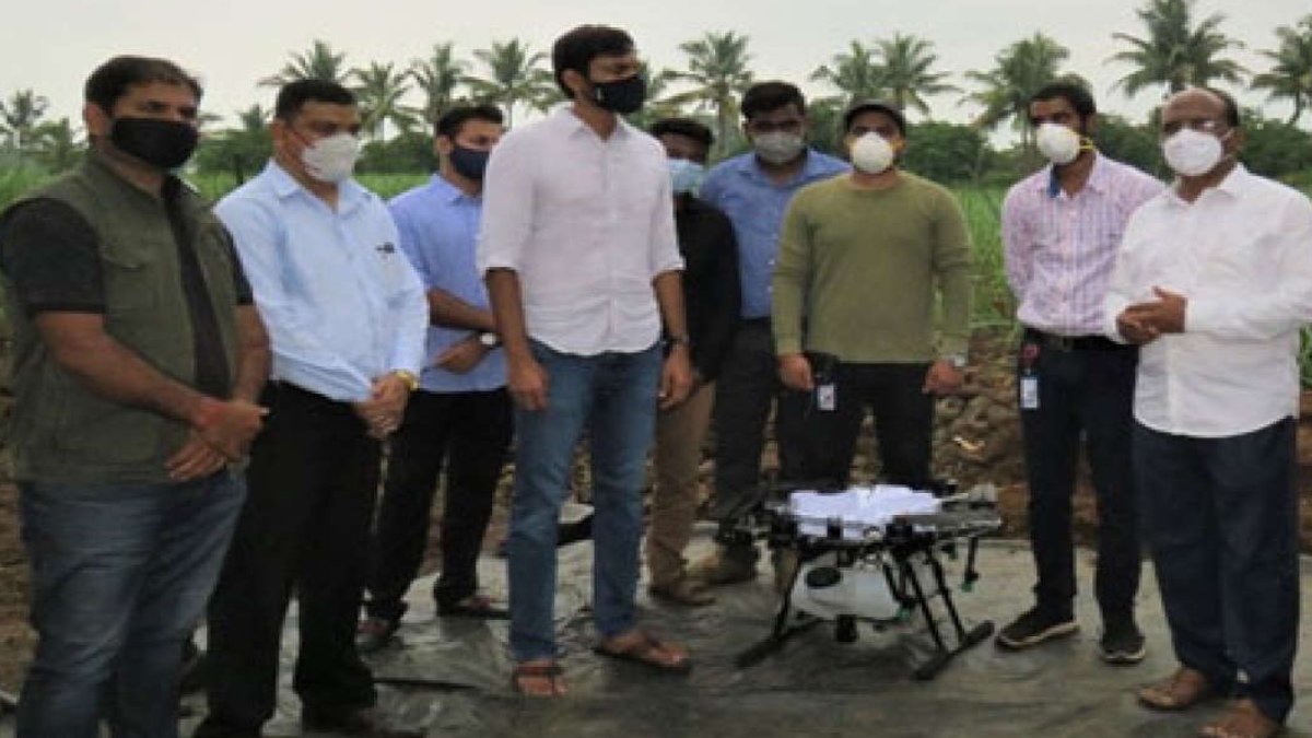 Drone Spraying in Sangli Sugarcane Cultivation, entrepreneur introduces new trends in MH Agriculture