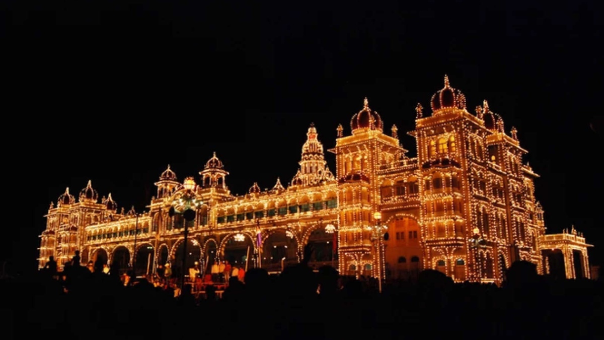 THE GRAND MYSORE DASARA: A TRIBUTE TO THE LATE MAHARAJA S.N. WADIYAR