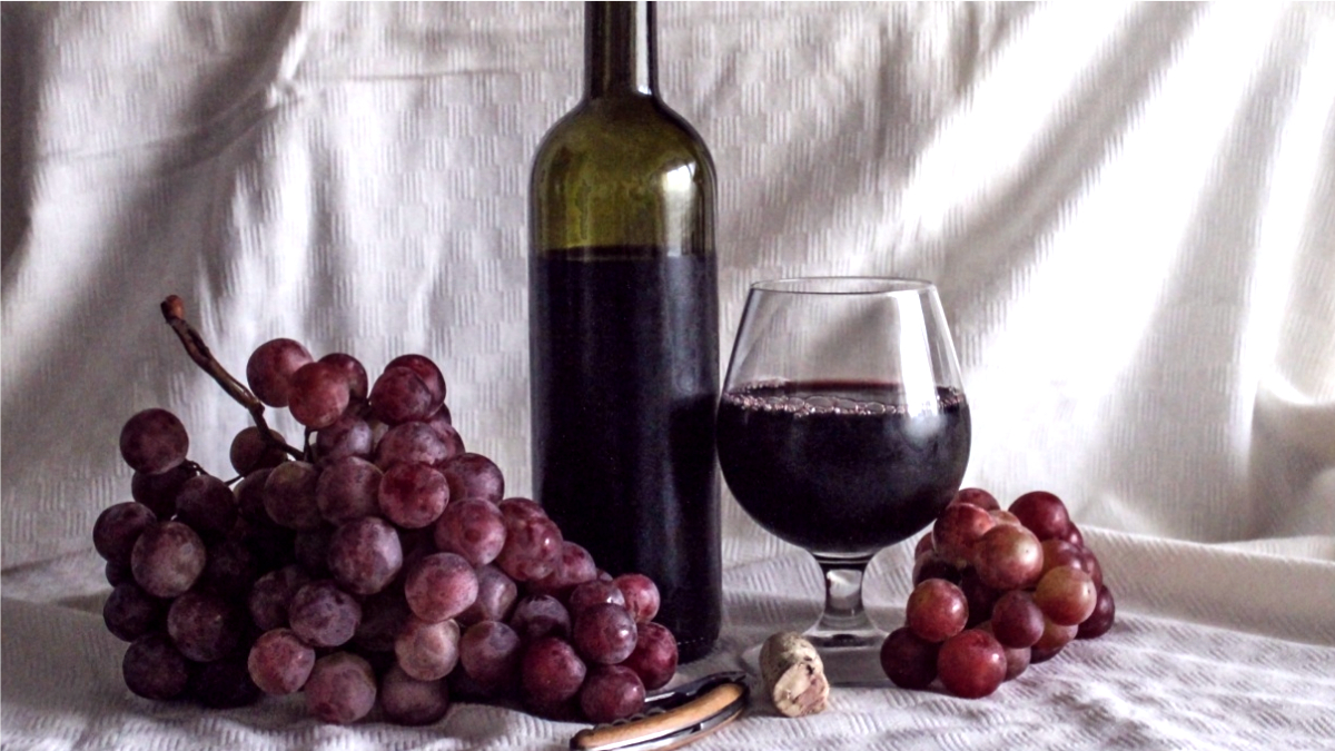 Know these benefits of wine’s red grape pulp