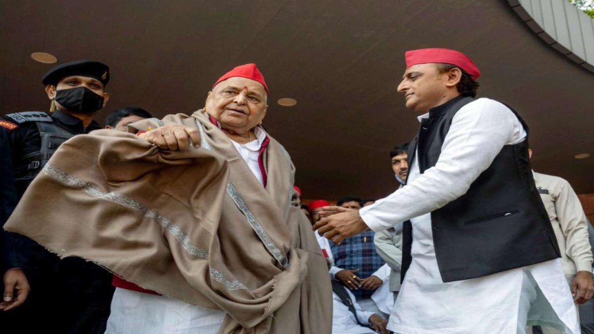 Mulayam Singh Yadav on life saving drugs, still critical