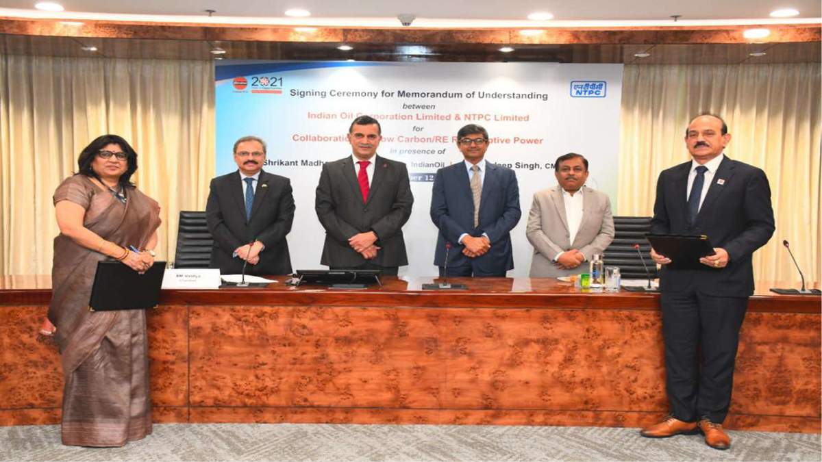 INDIANOIL INKS MOU WITH NTPC FOR COLLABORATION ON RENEWABLE ENERGY