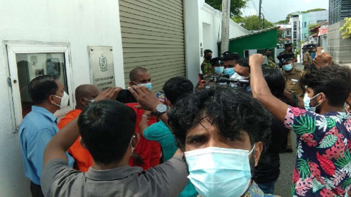 ﻿PROTEST IN COLOMBO AGAINST LYNCHING OF SRI LANKAN EXECUTIVE IN PAKISTAN