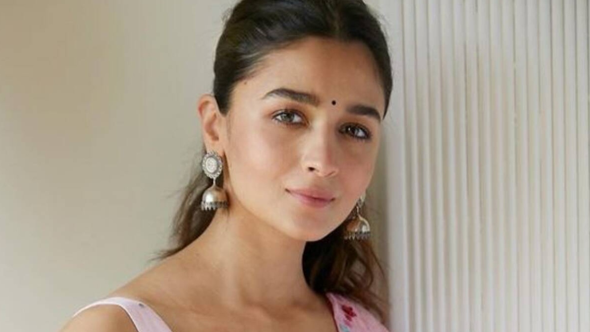 Alia Bhatt To Host  A Grand Celebration For RRR Team On Winning Award