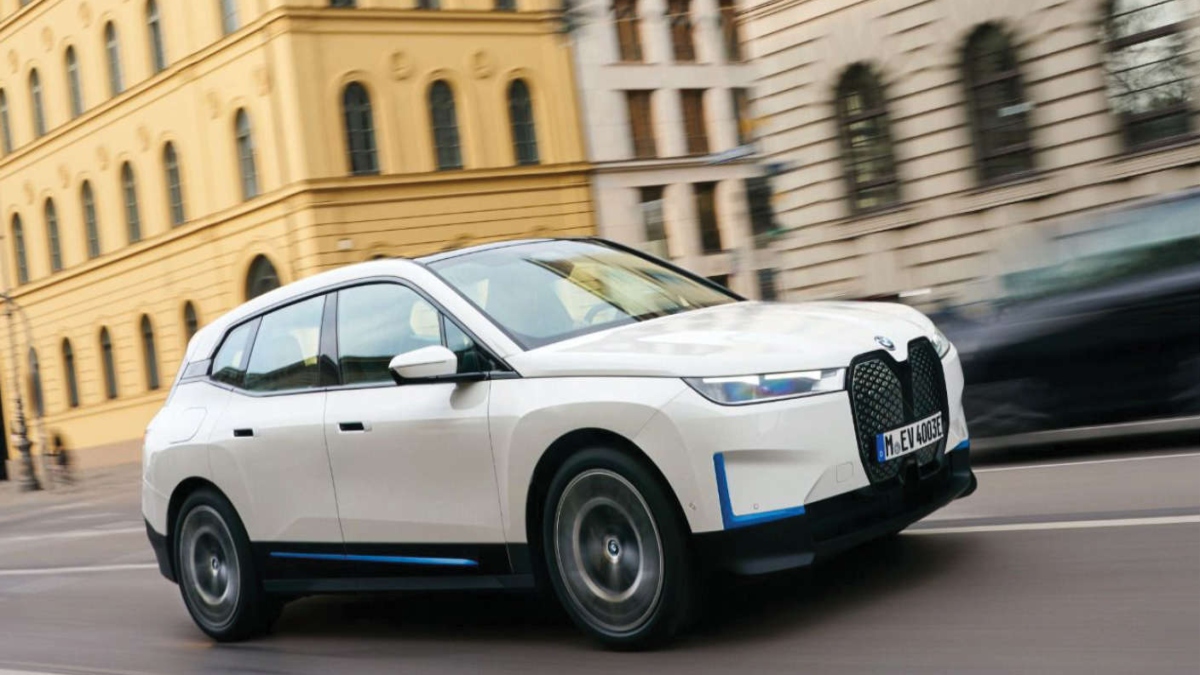 ﻿BMW’s first electric car, iX makes its debut in India