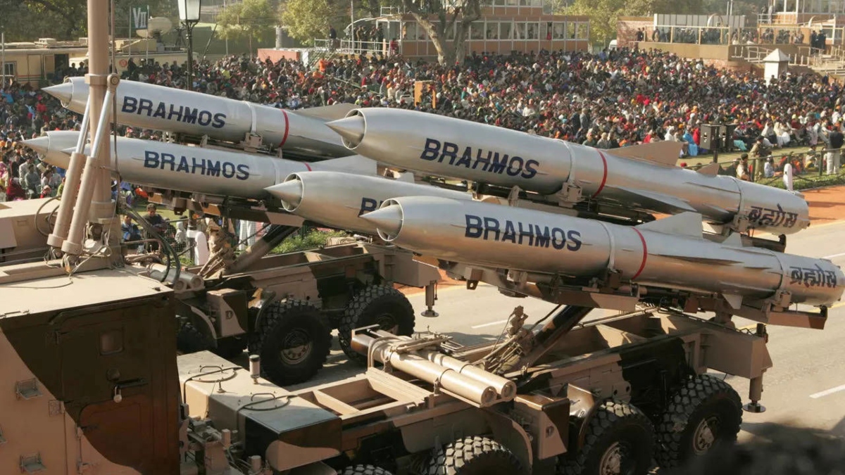 INDIA BAGS PHILIPPINES ORDER FOR BRAHMOS MISSILES