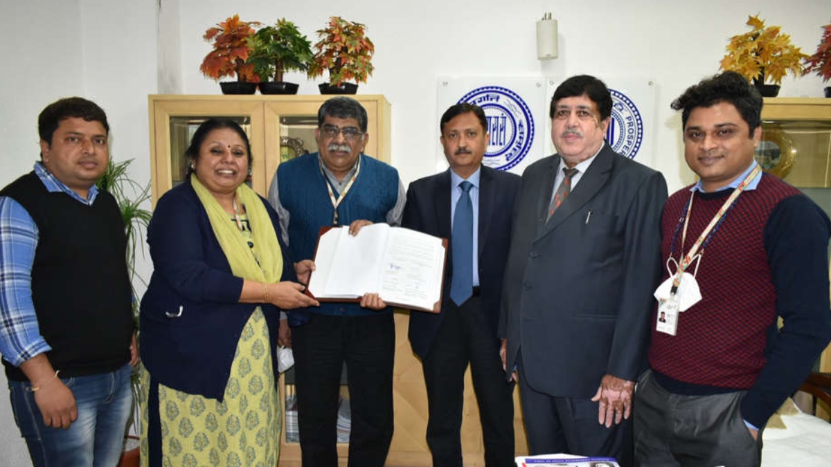 In A Bid To Empower Trans Community, NCUI Signs MOU With India HIV/AIDS Alliance