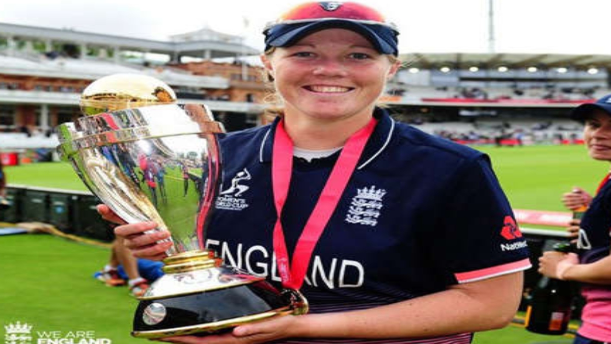 ﻿ENGLAND CRICKETER ANYA SHRUBSOLE ANNOUNCES RETIREMENT FROM INTERNATIONAL CRICKET