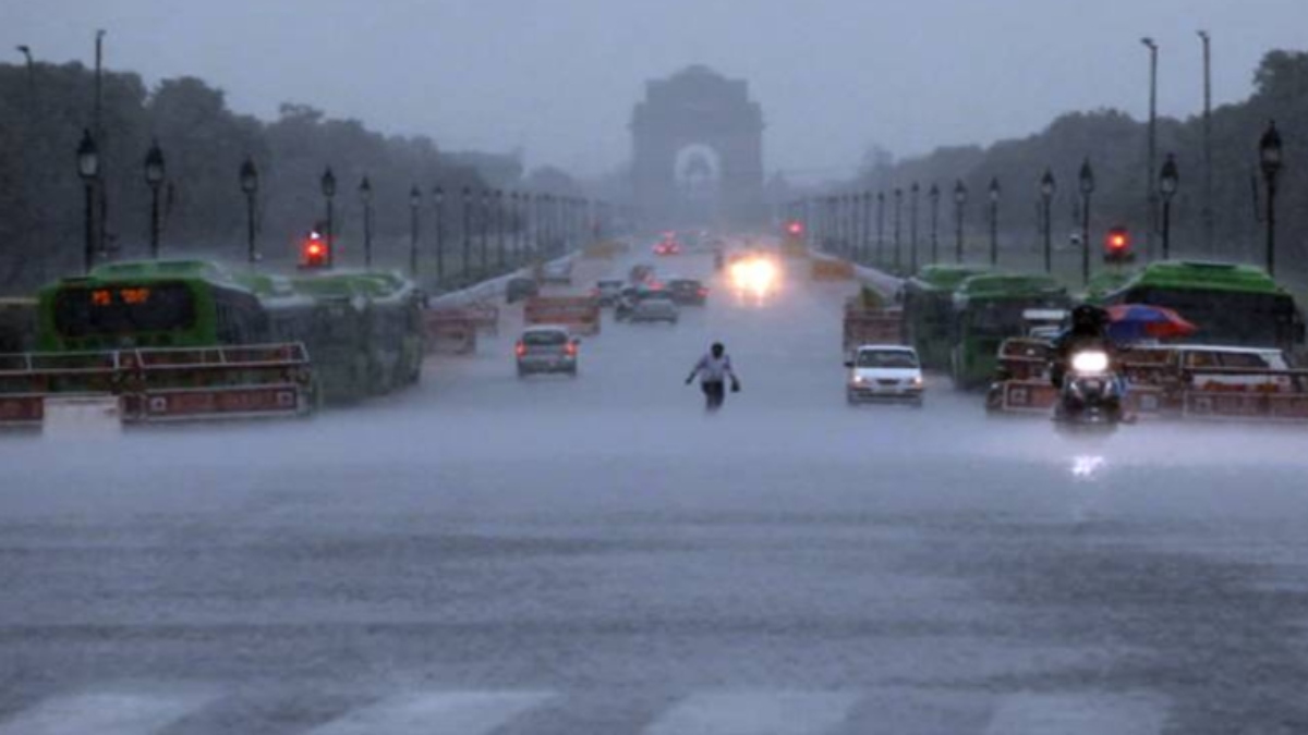 Rain lashes parts of national capital