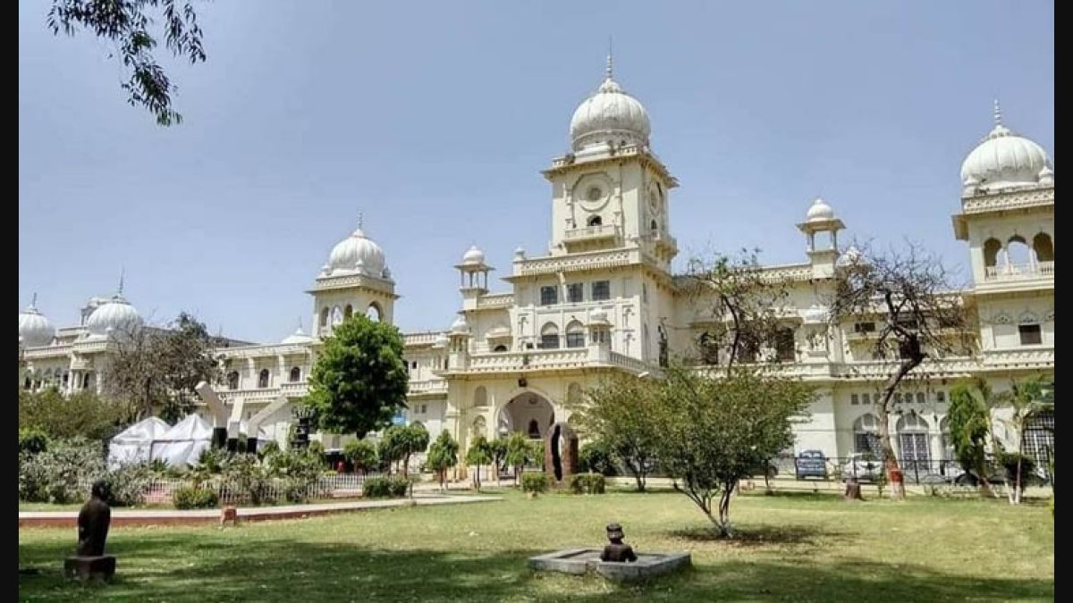 LUCKNOW UNIVERSITY PROF BOOKED FOR REMARKS ON KASHI TEMPLE