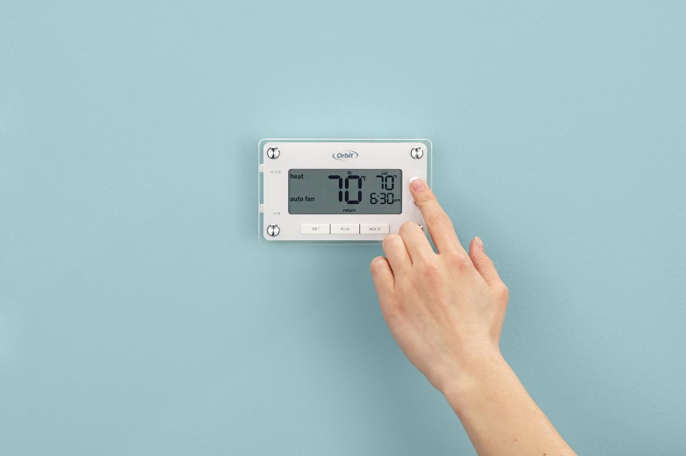 Why You Should Use A Programmable Thermostat With An HVAC Unit