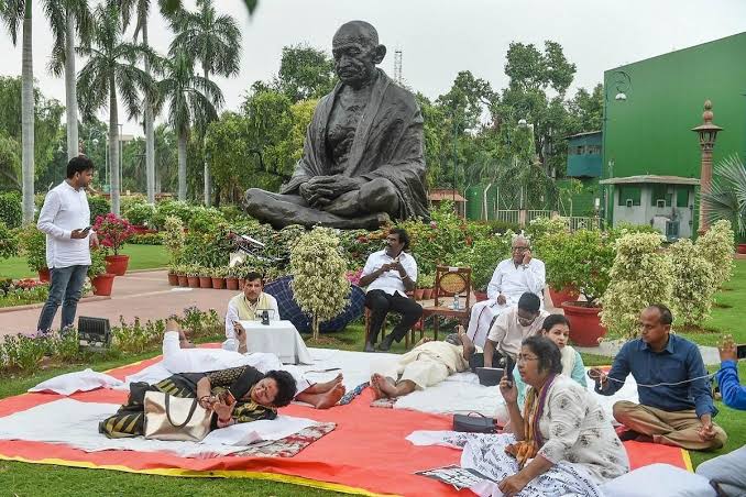 MPs protest in Parliament