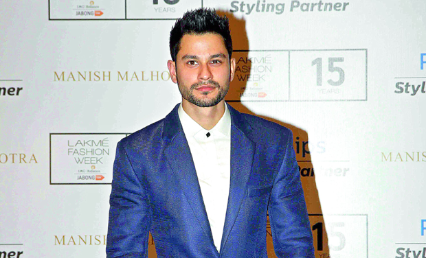 Actor Kunal Kemmu is all set to mark his directorial debut