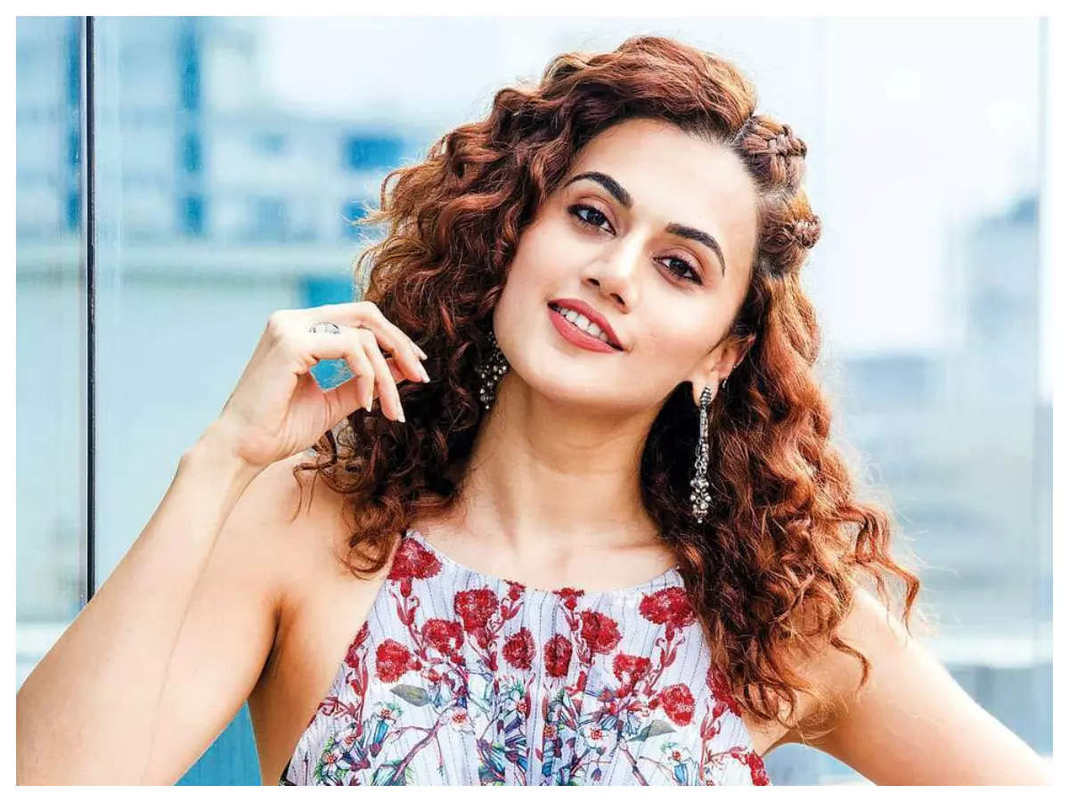 Taapsee Pannu’s Amusing Journey to ‘Dunki’ with Director Rajkumar Hirani