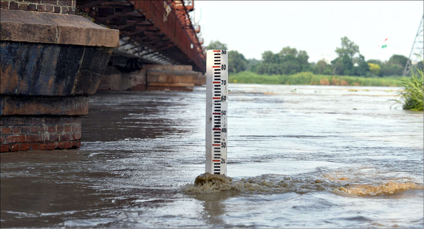 Delhi: Yamuna drops below danger mark to 203.92 metres