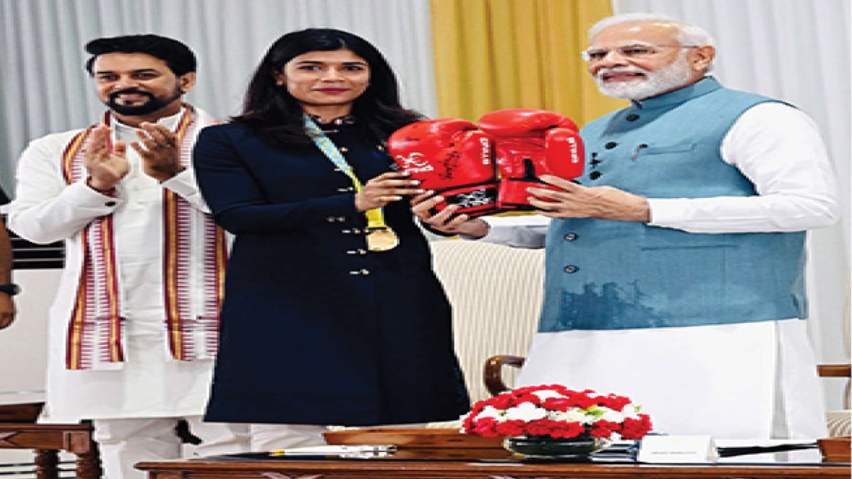 Indian boxer Nikhat Zareen gifts PM Modi boxing gloves