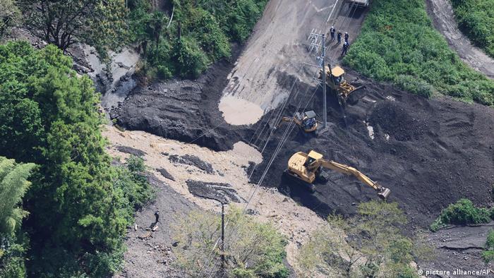 Typhoon Talas smashes Japan, leaving thousands without water, electricity, two killed