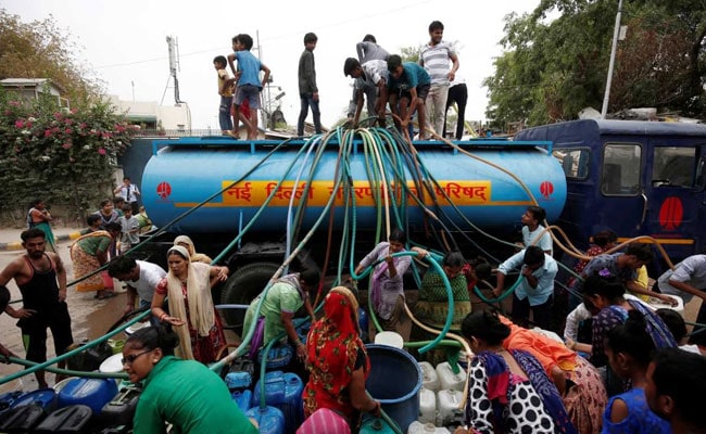 Bengaluru water crisis deepens; use of drinking water for swimming pools banned; ₹5,000 penalty