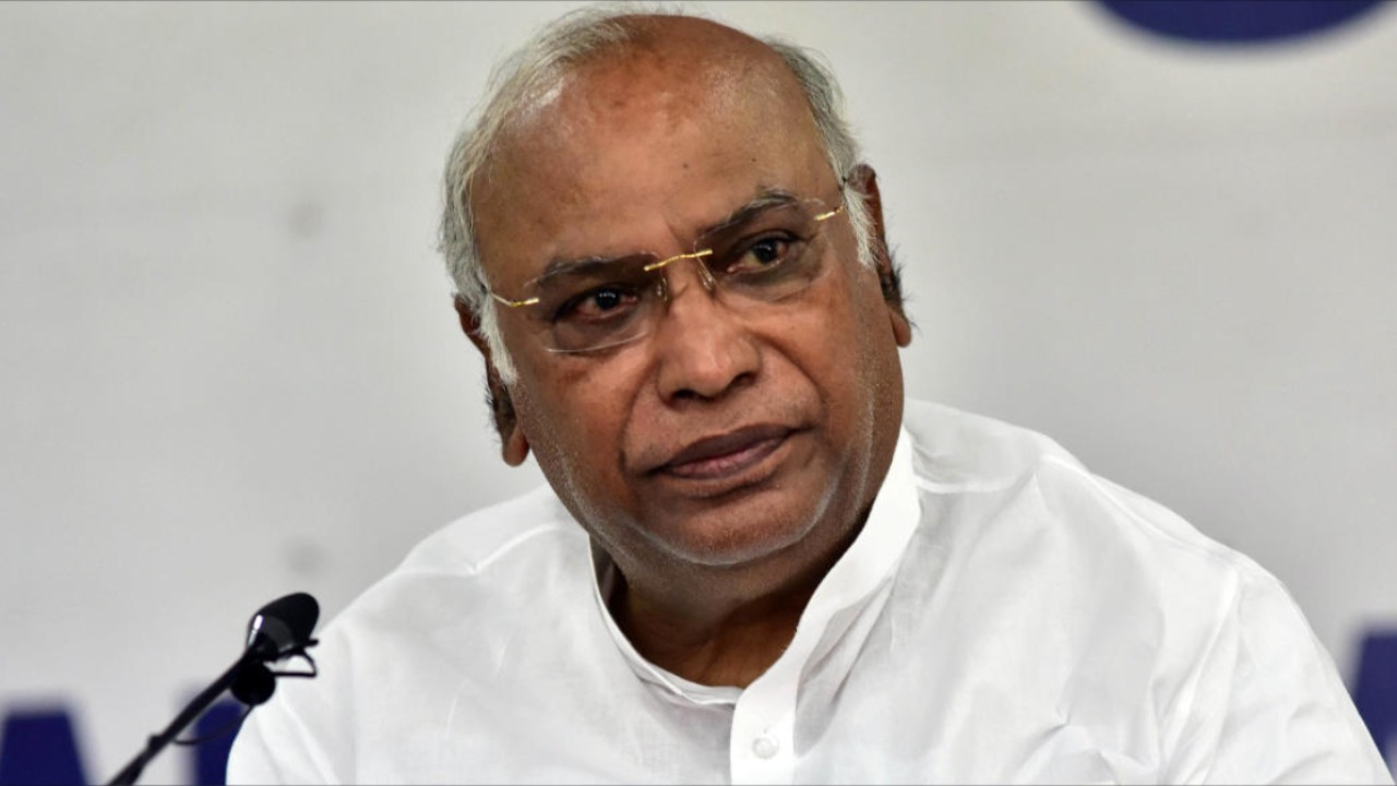 Kharge expresses grief over veteran actor Ghattamaneni Krishna’s dead