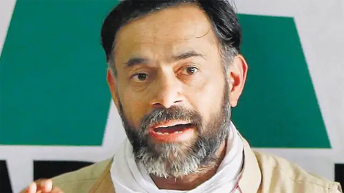 Yogendra Yadav resigns from SKM coordination committee