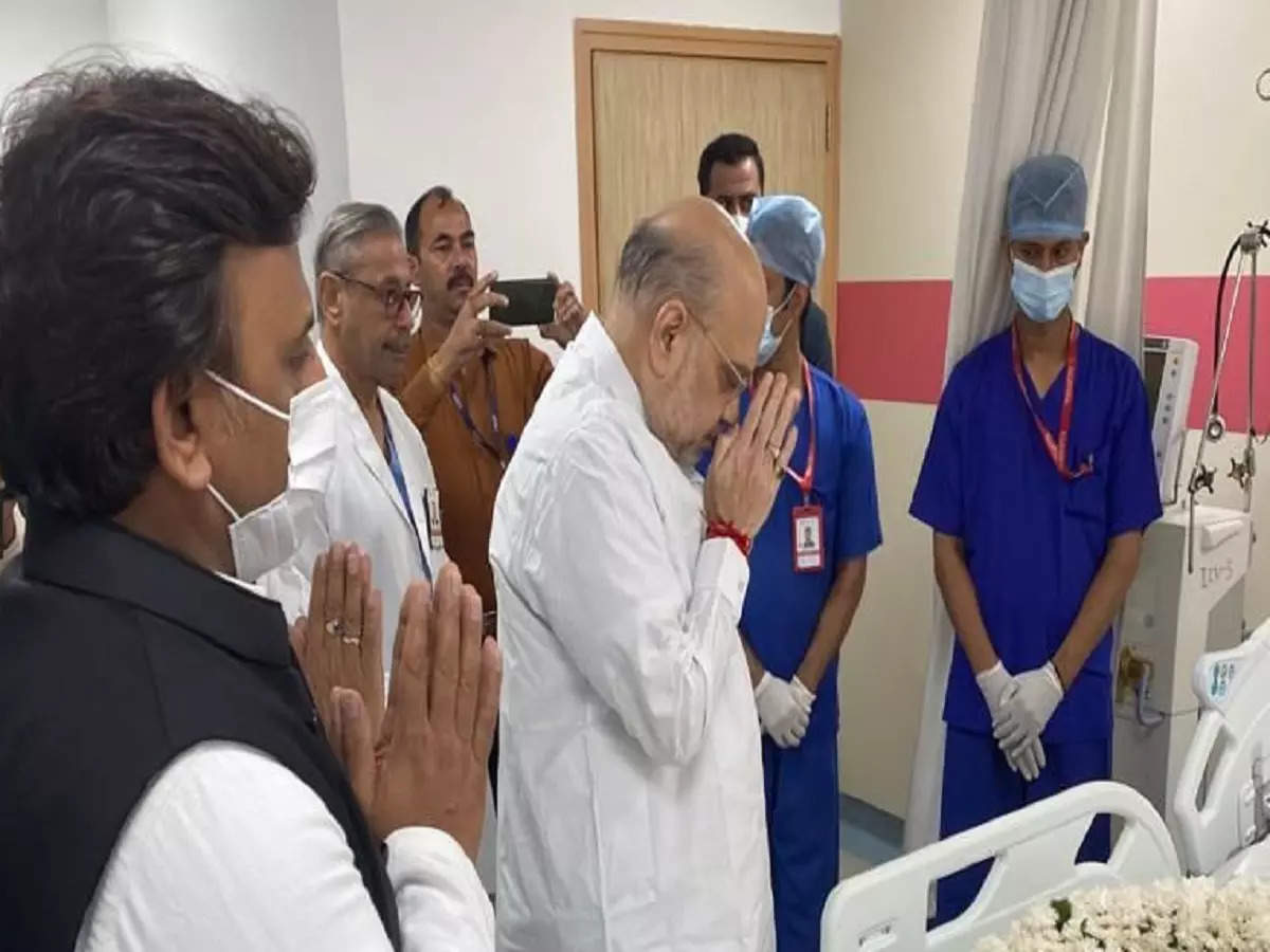 Shah pays tribute to Mulyam Singh, visits Medanta