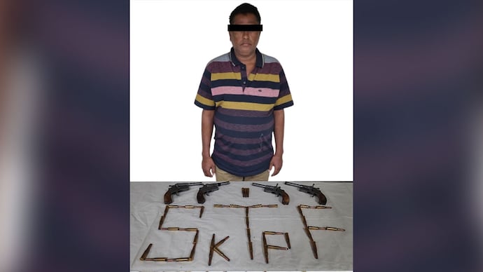 WB: STF detains seasoned weapons vendor at railway station, seize weapons