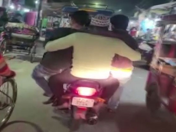 Five persons detained for riding on a single motorcycle in UP’s Moradabad