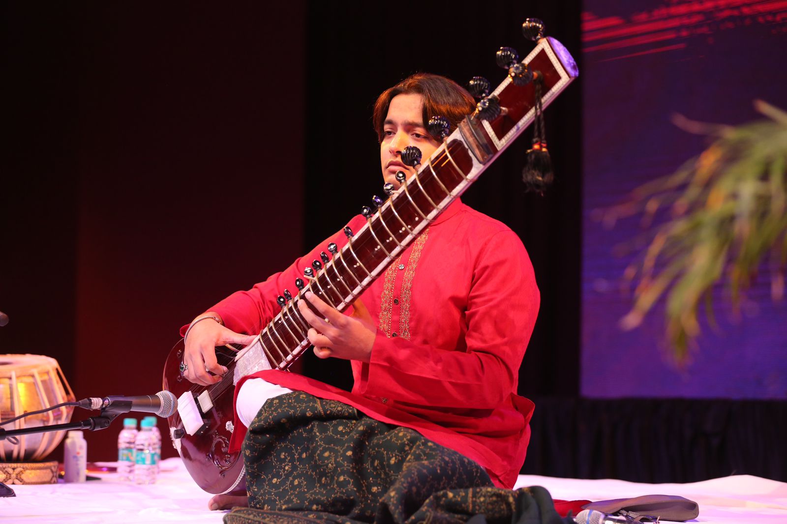 Young artists engage connoisseurs at the18th quarterly music fest of Pracheen Kala Kendra