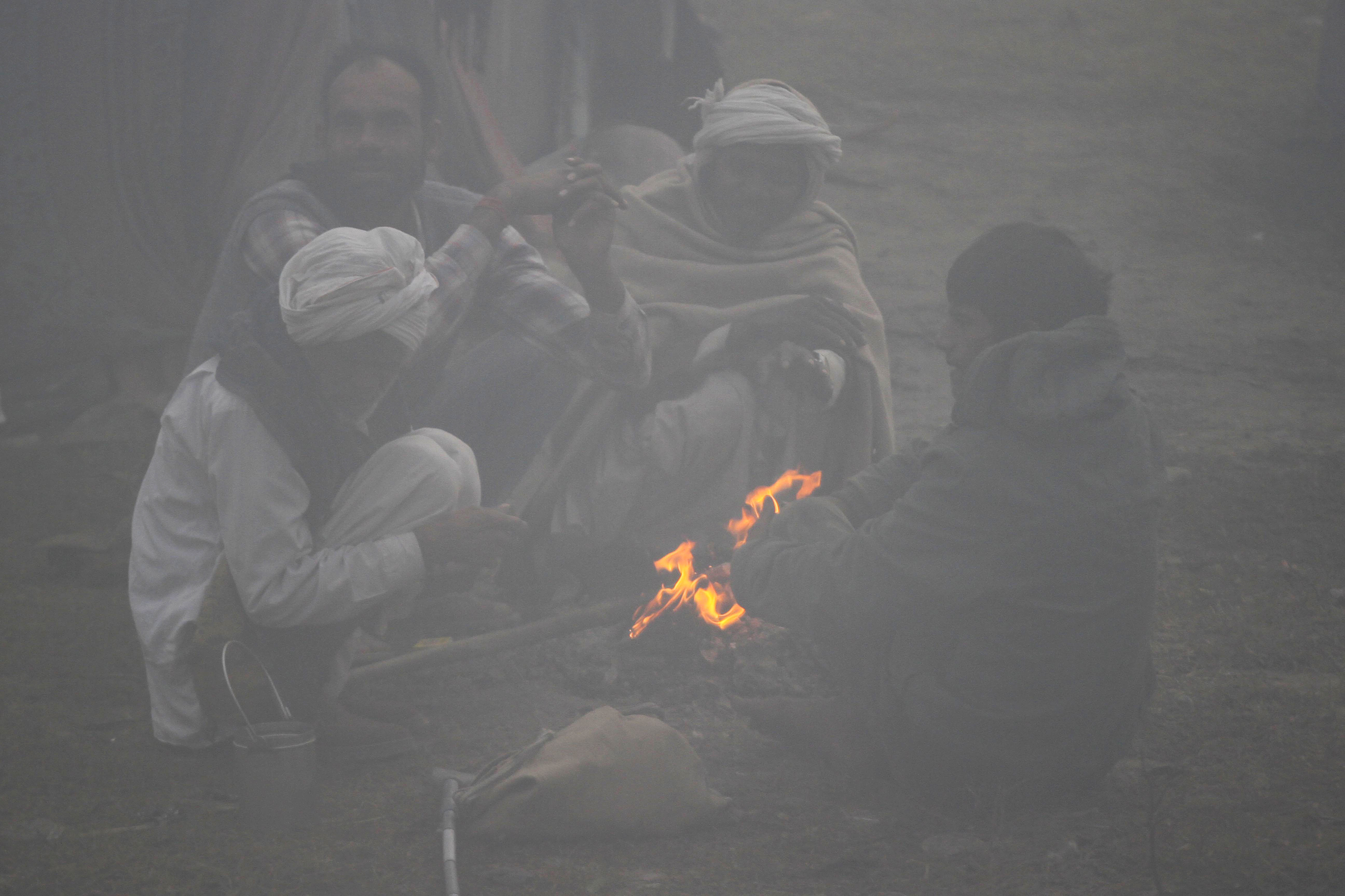 Delhi Cold Wave: IMD issues orange, yellow alerts; homeless says deprived of facilities