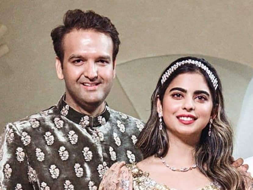 Isha Ambani and her twins receive grand welcome