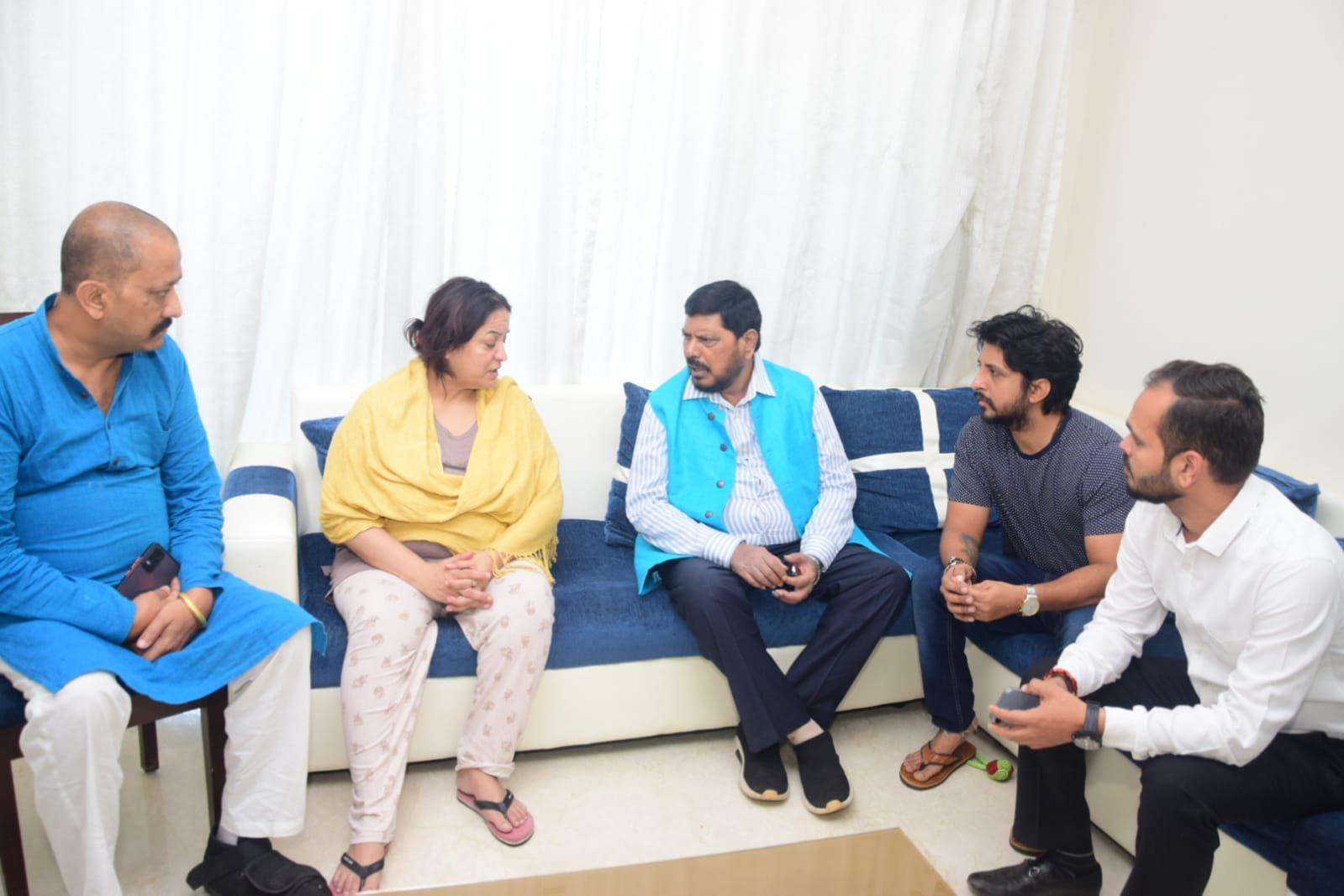 Ramdas Athawale meets Tunisha’s family