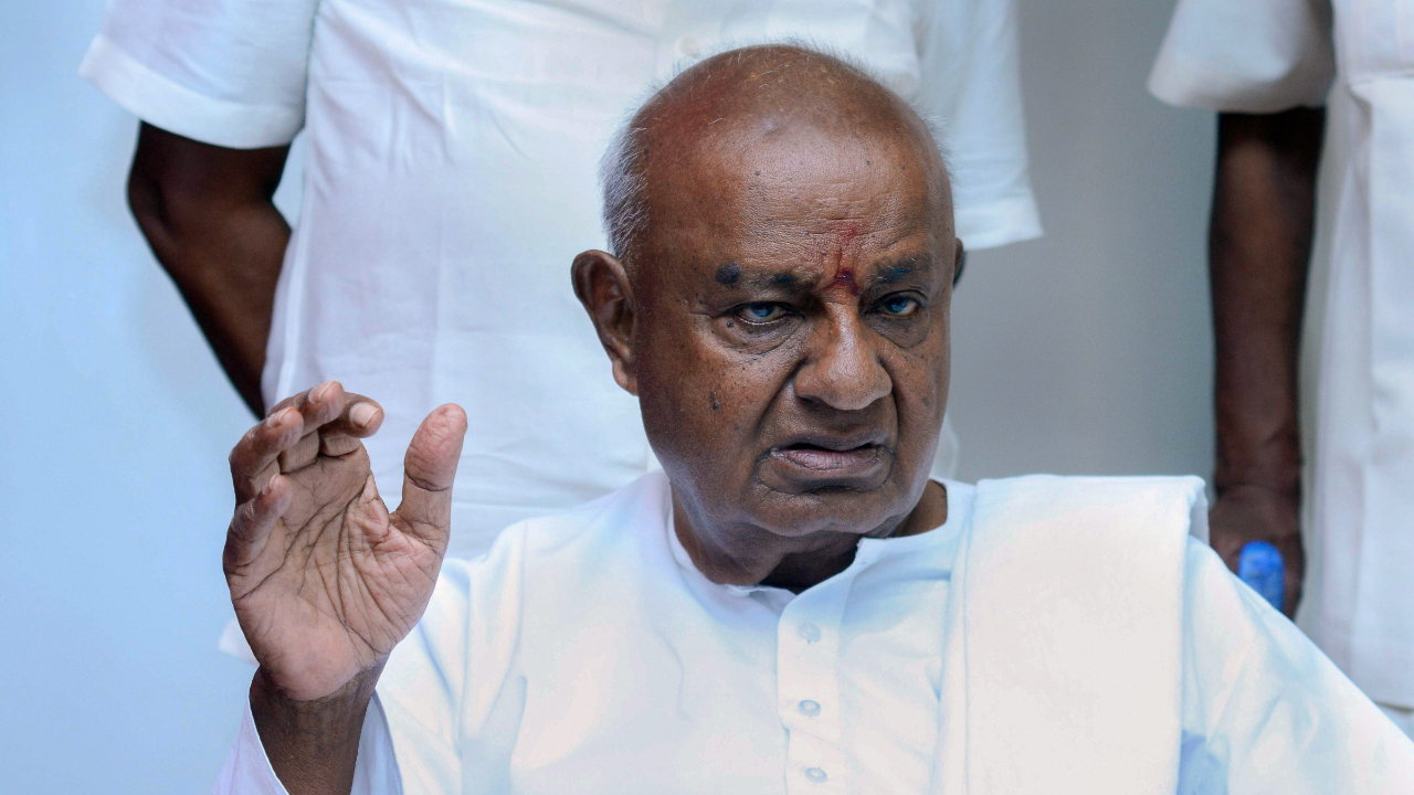 JD(S) to fight LS polls independently: Deve Gowda