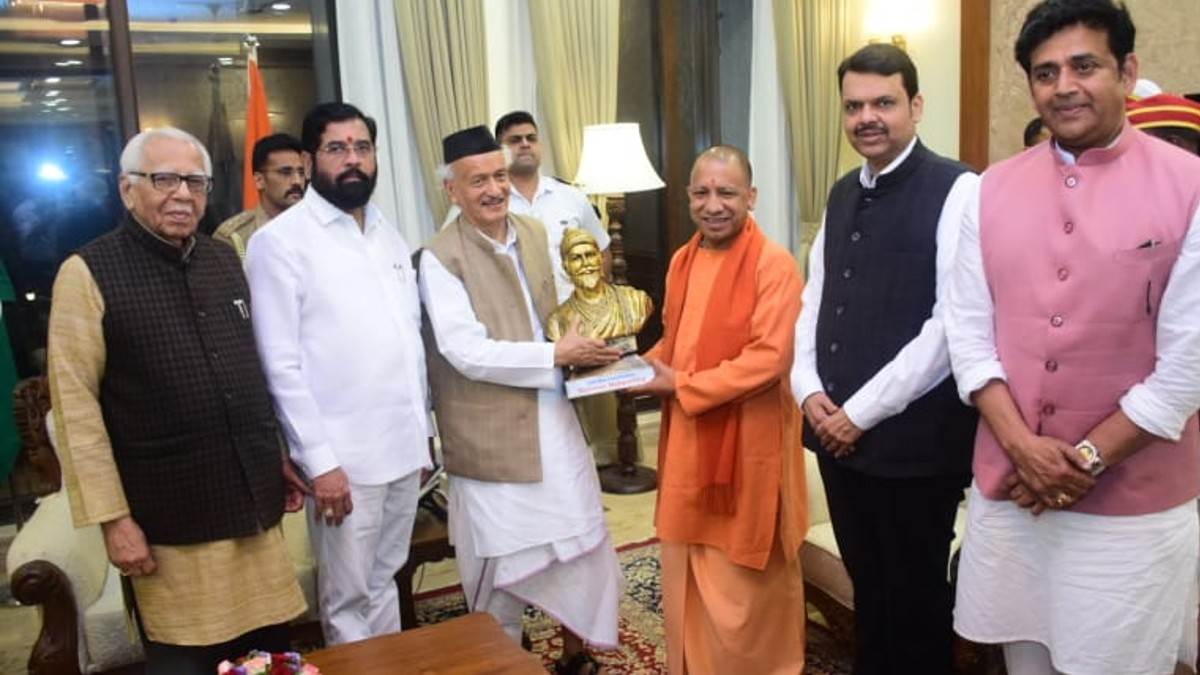 Yogi Adityanath Meets Maharashtra Governor Koshyari; Visits Raj Bhavan