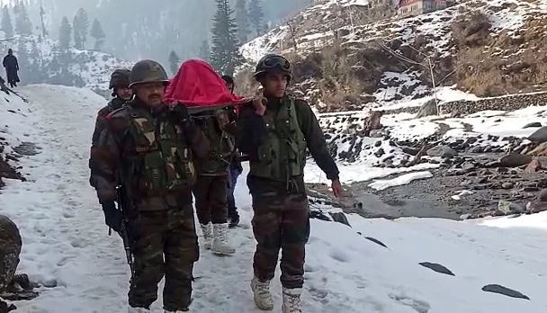 The Army rescues a pregnant lady from a remote LoC village