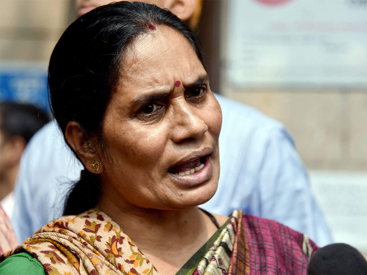 Nirbhaya’s mother Asha Devi reached Anjali’s residence