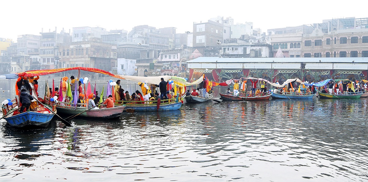 Chunri Manorath: Yamuna river is being covered with a saree