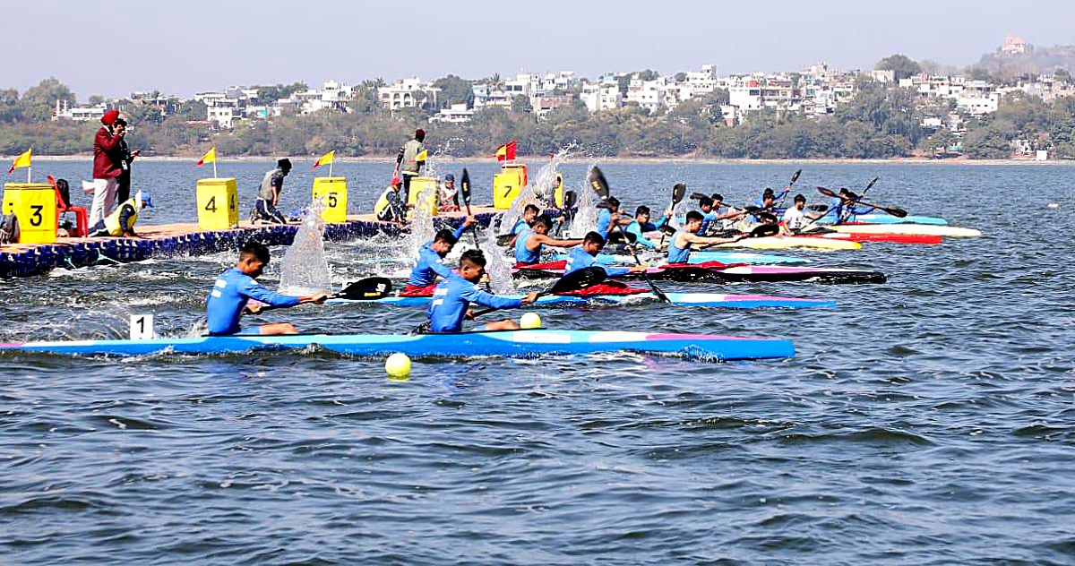 Khelo India Youth Games: Participants during the C-2 men 1000 meter race in Bhopal