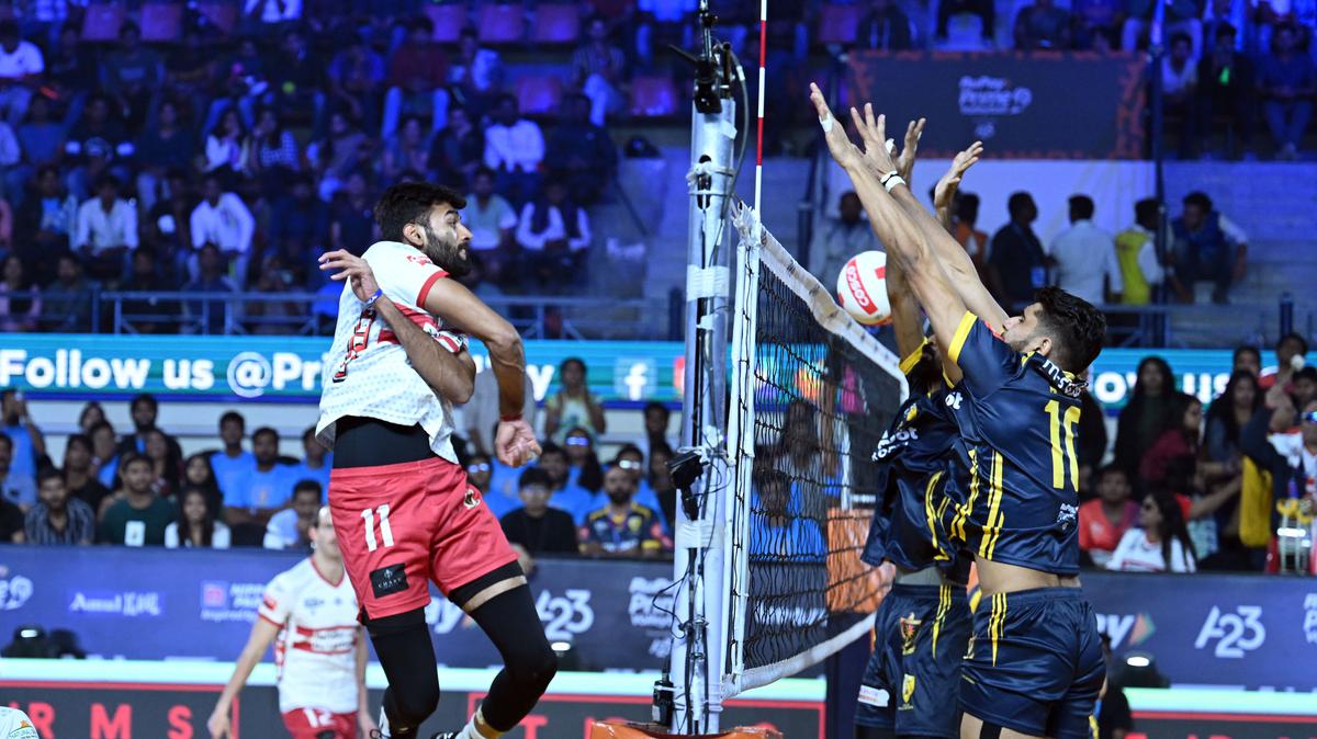 Kolkata Thunderbolts complete hat-trick wins