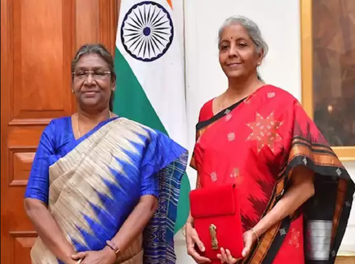 FM Sitharaman meets President Murmu ahead of Union budget presentation