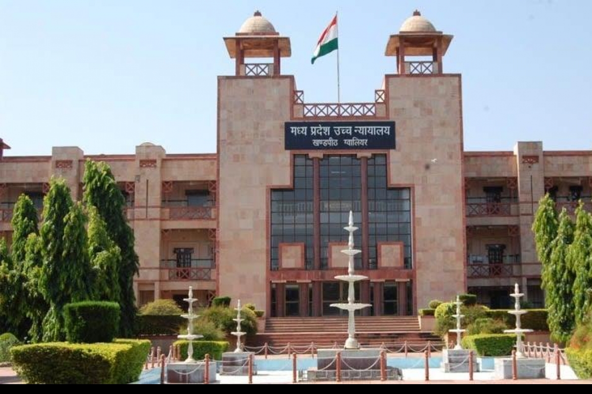 MADHYA PRADESH HIGH COURT: IN CASE OF DISCREPANCY WITH REGARD TO IDENTIFY OF LAND, BOUNDARIES MENTIONED IN SALE DEED WOULD PREVAIL